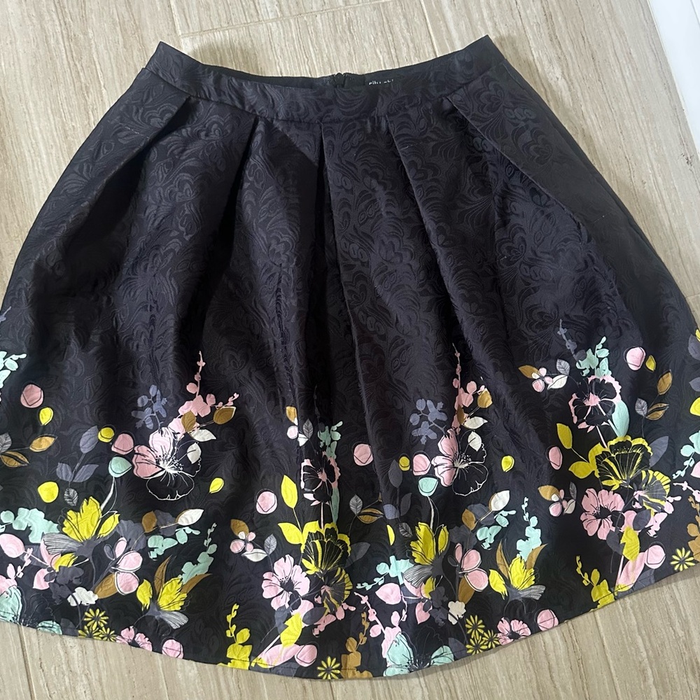 City Chic Black A-Line Skirt with Floral Embroidery